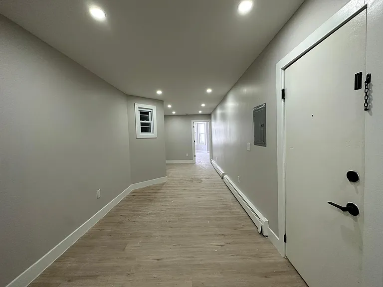 594 Westside Ave #4E — Photo 3