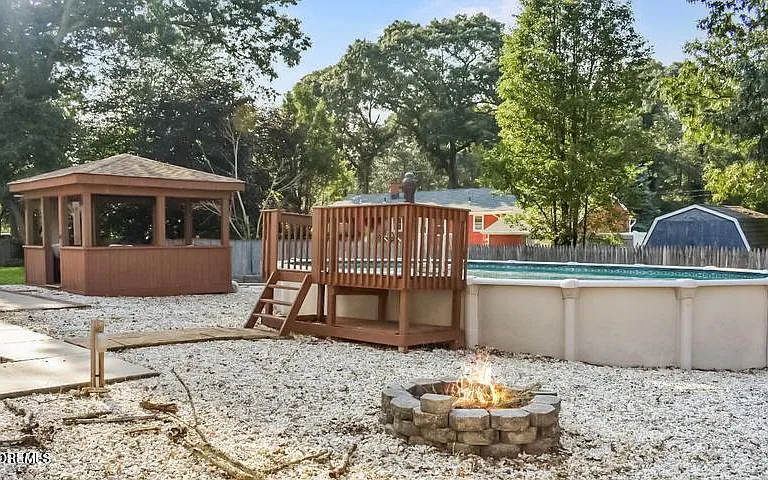 309 Holly Blvd — Photo 30