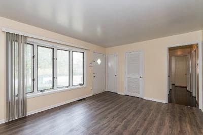 3rd image of 1813 Western Ave