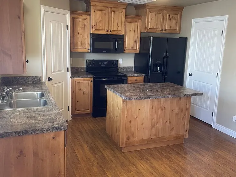 545 Countryside Ave — Photo 3