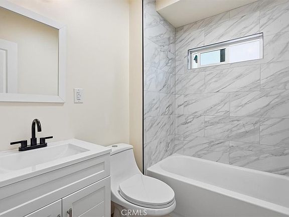 4th image of 400 E 21st St