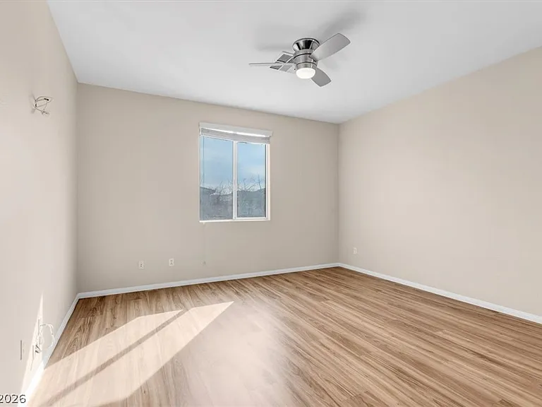 7658 Engleberg Ave — Photo 11