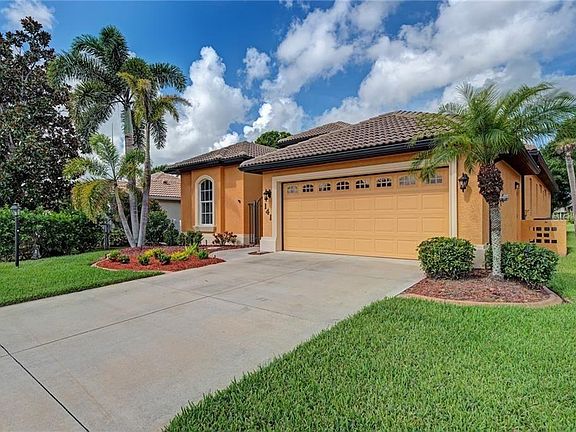 2nd image of 141 Valencia Lakes Dr