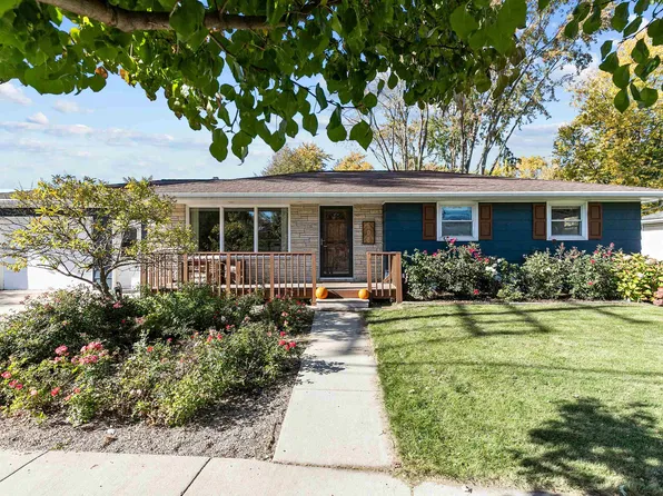 508 Main St, Wrightstown, WI 54180