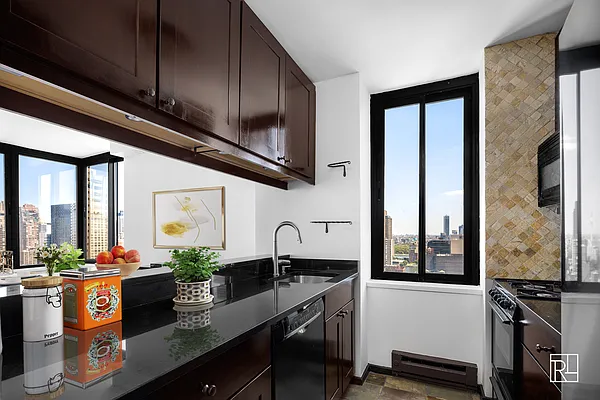 Rented by Compass | media 23