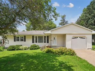 601 Hall Ave, Lowden, IA 52255