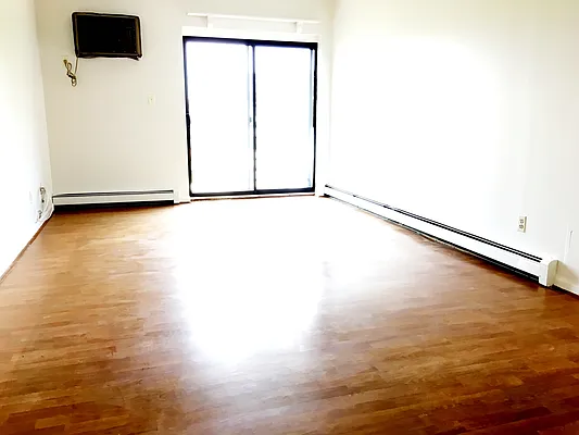 Rented by NY Space Finders Inc. | media 27