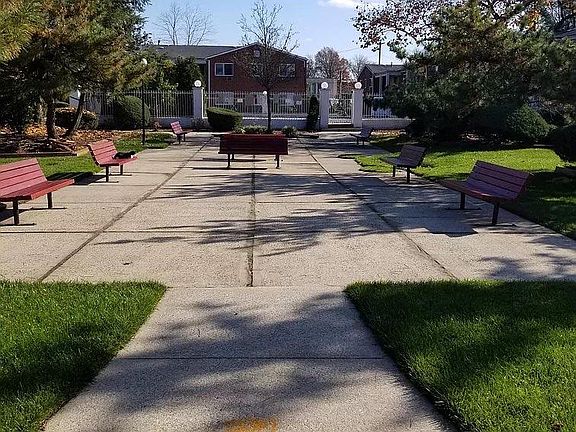 2nd image of 1286 Rockland Ave