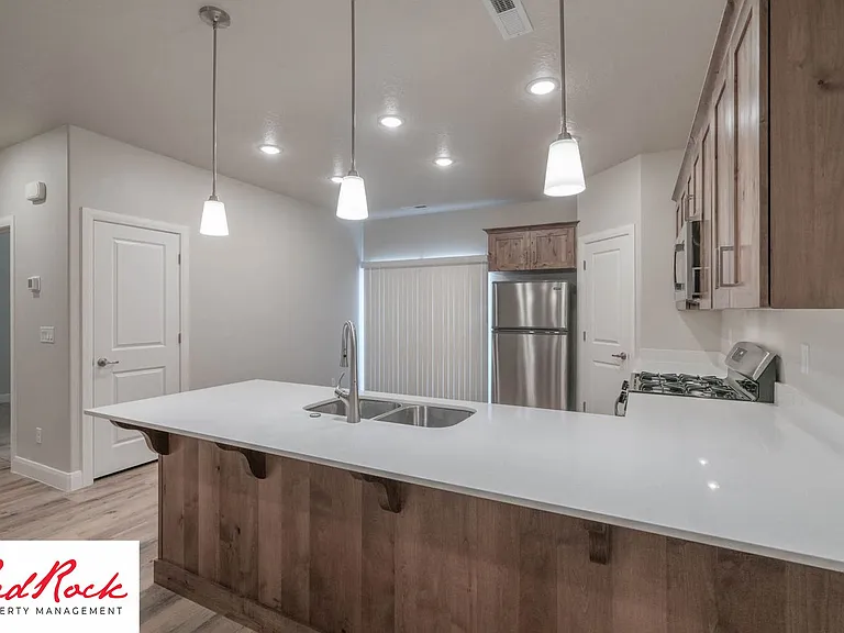 493 N 550 W — Photo 14