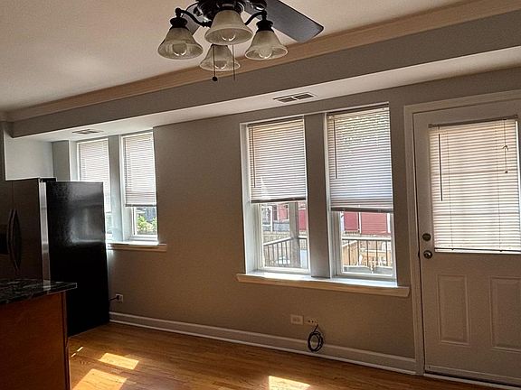 3rd image of 6309 N Albany Ave APT 1A