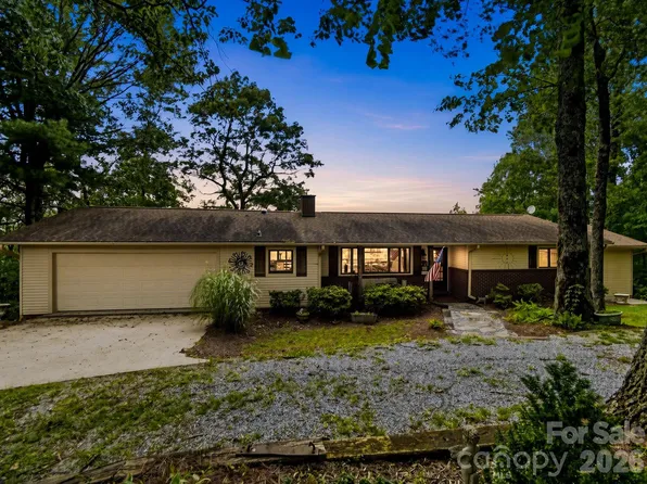 327 Summit Rd, Tryon, NC 28782