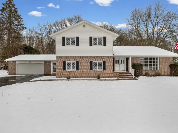 59 Callingham Rd, Pittsford, NY 14534