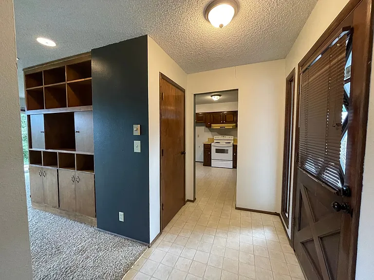 3020 W Shasta Ave — Photo 3