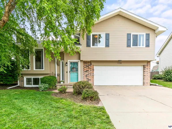 13508 Lillian St, Omaha, NE 68138