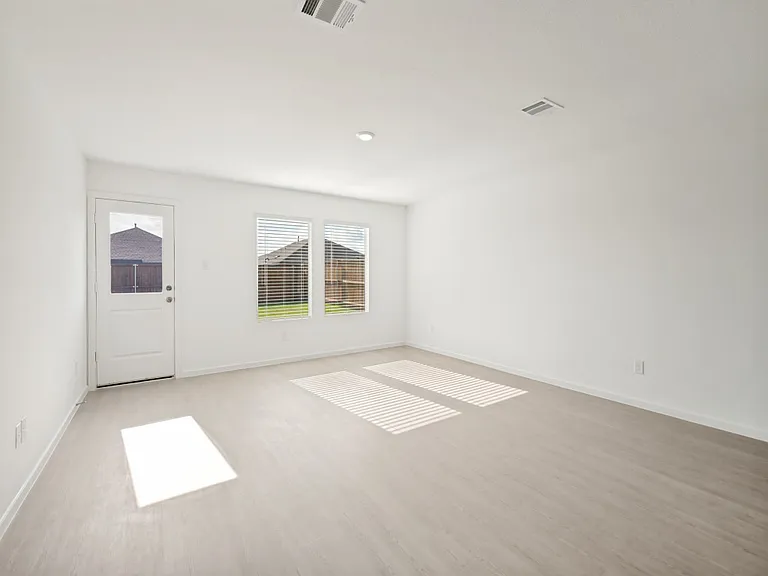 2031 Stable Ln — Photo 17