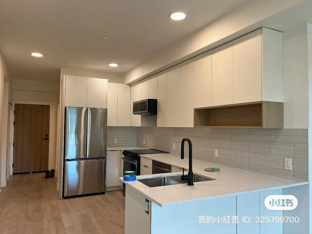 2 bed, 706 sqft, $2,200 — Photo 4