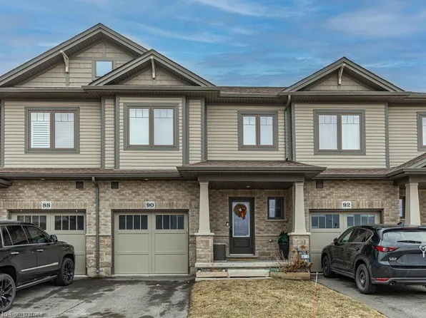 90 Severino Cir #2, Smithville, ON L0R 2A0