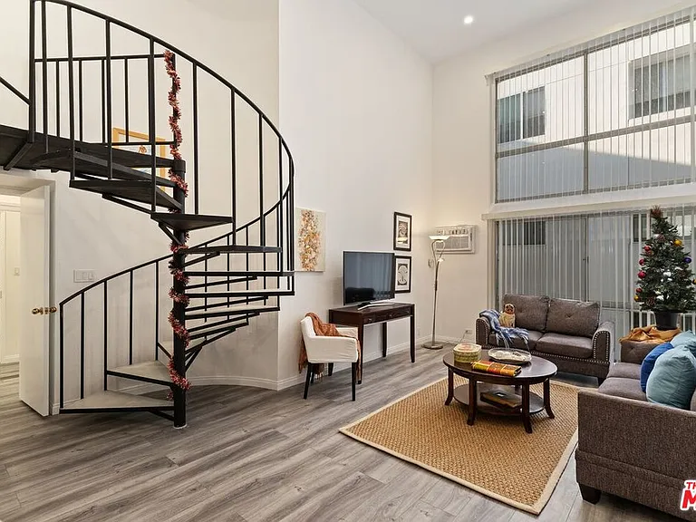 1440 Veteran Ave #328 — Photo 13