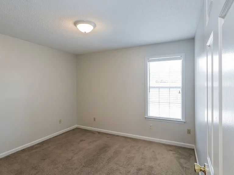 3102 Valley Green Ln — Photo 13