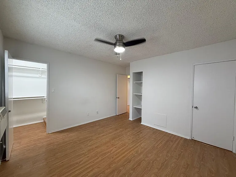13952 Moorpark Ave — Photo 18
