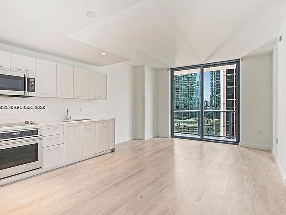 5th image of 55 SW 9th St #1907