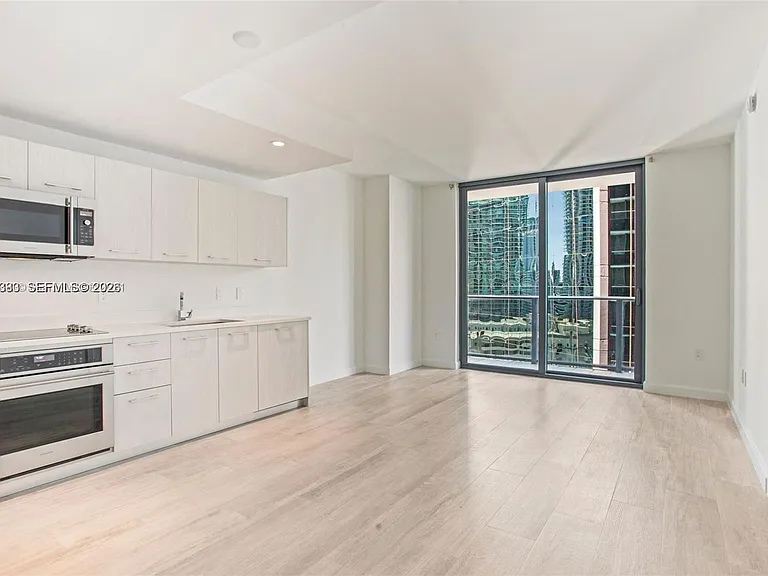 55 SW 9th St #1907 — Photo 5