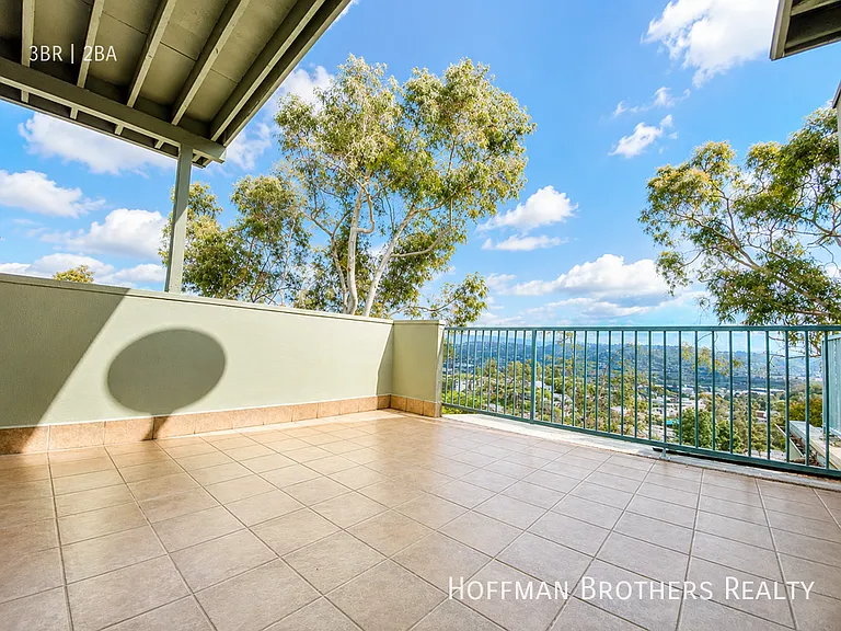 2342 Silver Ridge Ave #1 — Photo 4