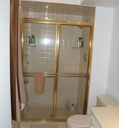4th image of 523 Stratford Ln