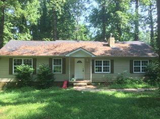 1040 Lakeshore Dr, Jonesboro, GA