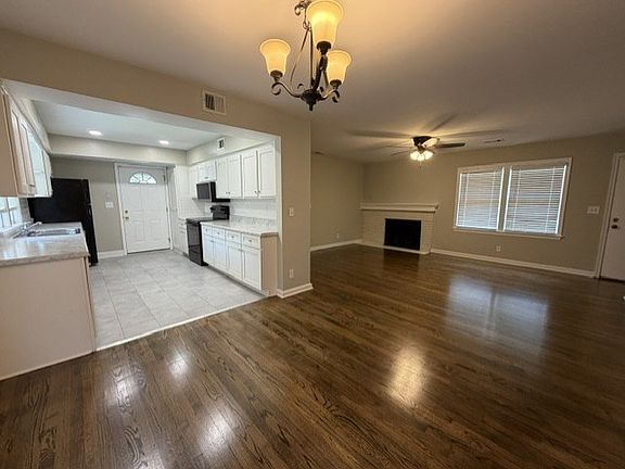 2nd image of 3305 Carden Dr