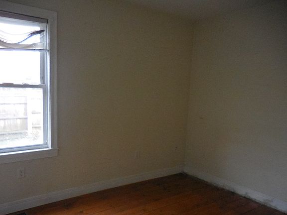 2nd image of 510 Wickenden St