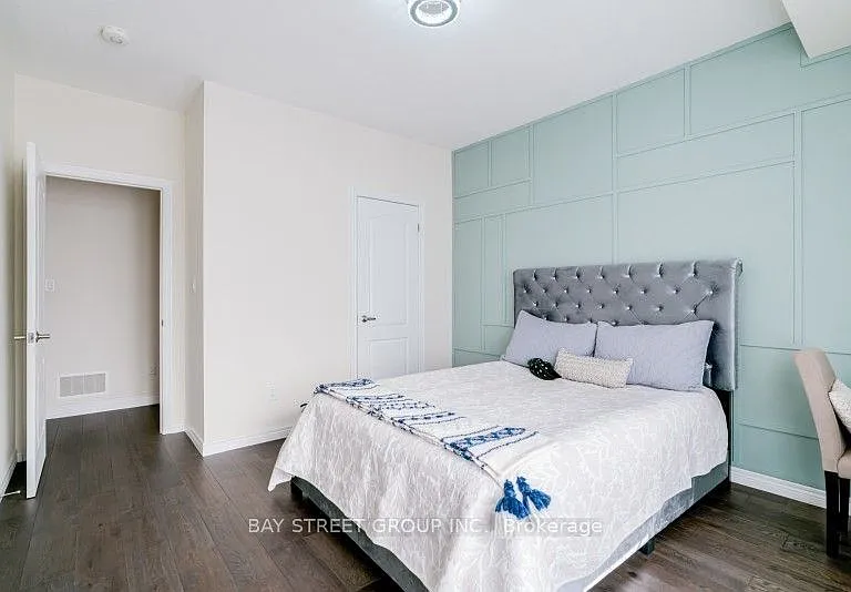 121 Luzon Ave — Photo 13