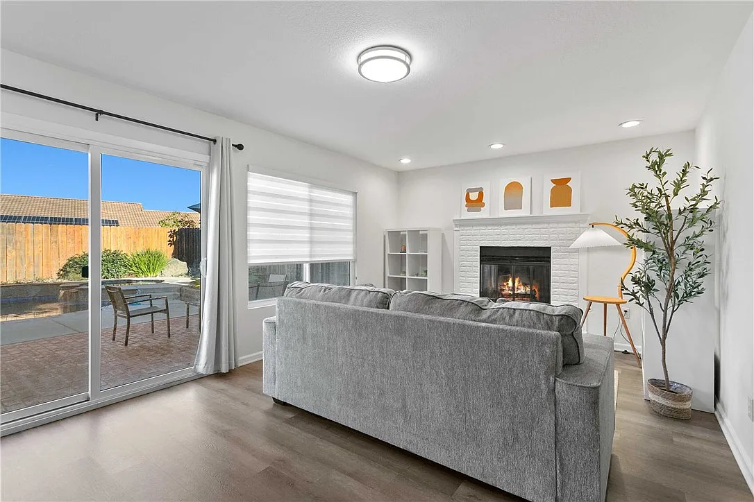 4 bed, 1871 sqft, $6,500 — Photo 3