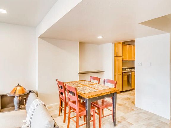 2nd image of 470 Woodside Ave #3