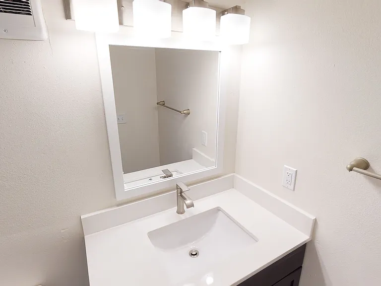 Bathroom - 648-708 sq ft floorplan