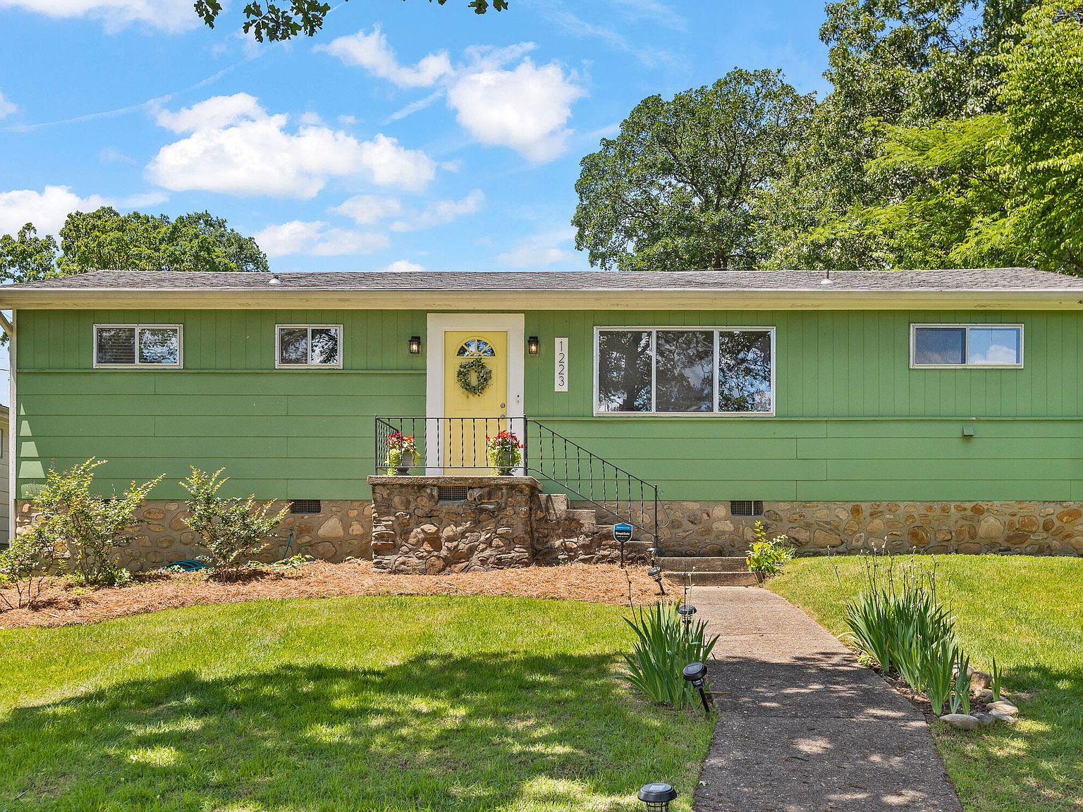 1223 Highland Dr, Ridgetop, TN 37405 Zillow