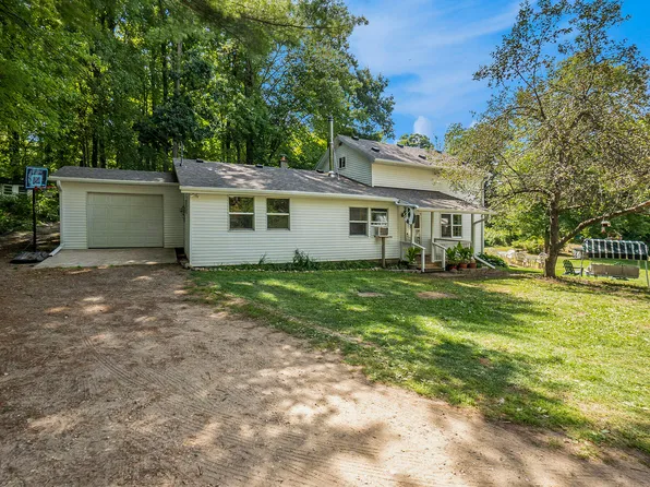 632 E Jackson St, White Cloud, MI 49349