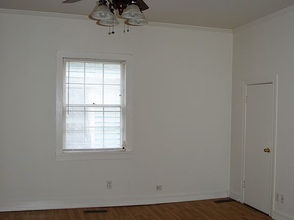 5th image of 614 Daisy St