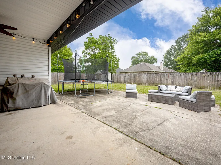 15208 Lisa Dr — Photo 46