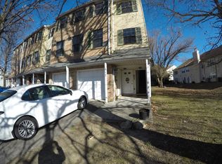 112 Chaucer Rd #B, Mount Laurel, NJ 08054