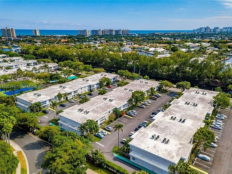 6339 Bay Club Dr #2 — Photo 48