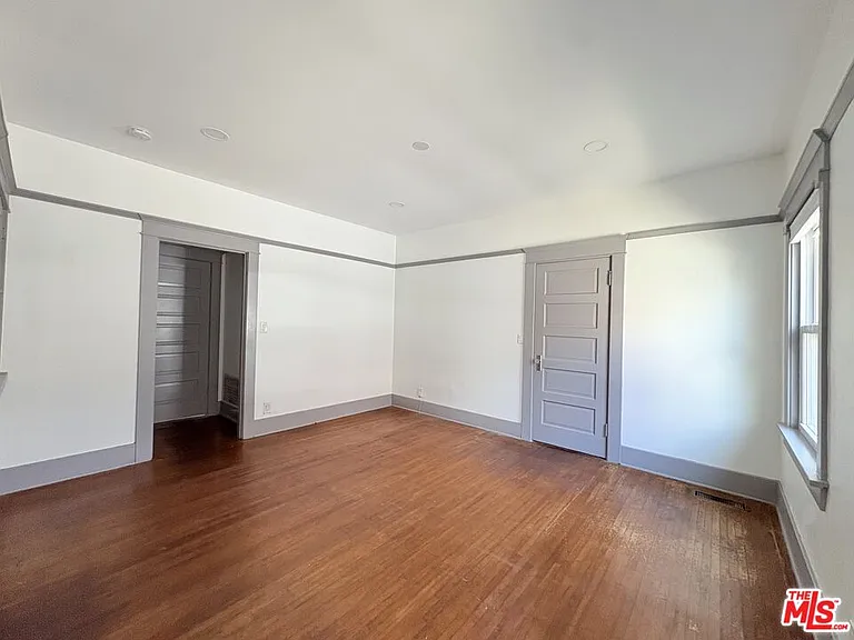 613 N Lucerne Blvd — Photo 12
