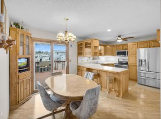 836 24th St W, Dickinson, ND 58601