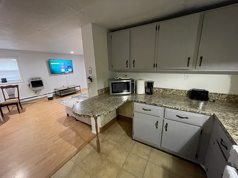 411 Wirt St #5 — Photo 4