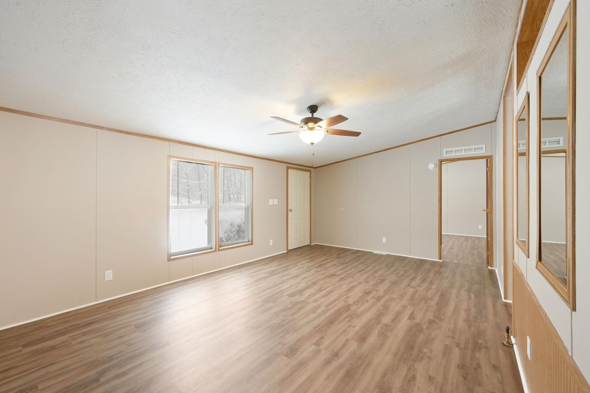 next background image