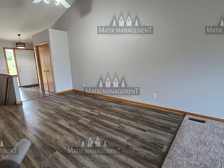 718 10th St SW — Photo 14