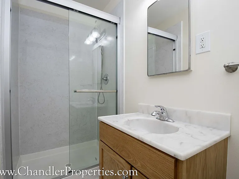 1915 Greenwich St — Photo 7