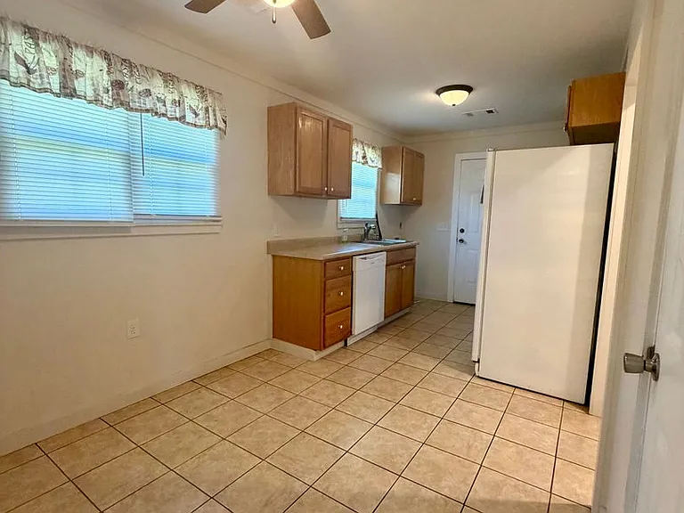 508 Green St — Photo 16