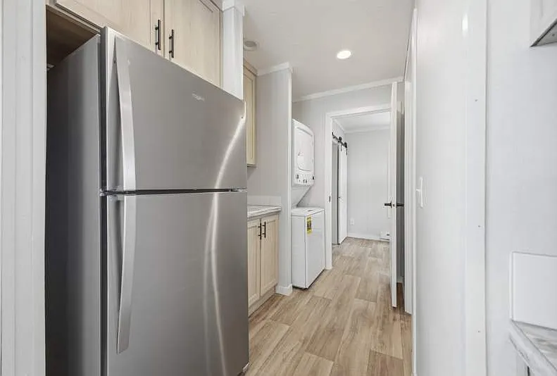1 bed, 1.0 bath, 396 sqft, $1,150 — Photo 3