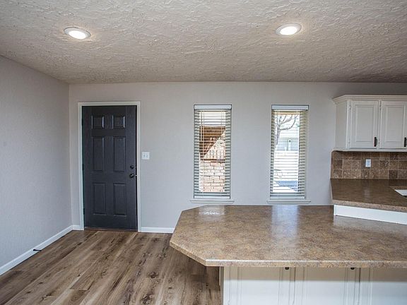 5th image of 110 Capitol Ave